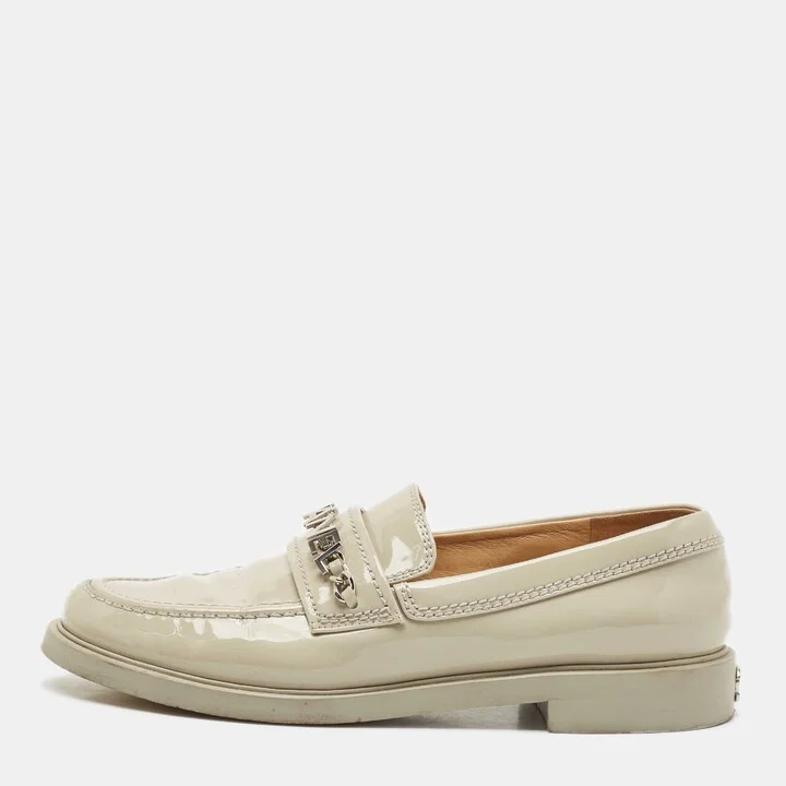 Chanel Grey Patent Leather Interlocking CC Logo Slip On Loafers Size 38.5