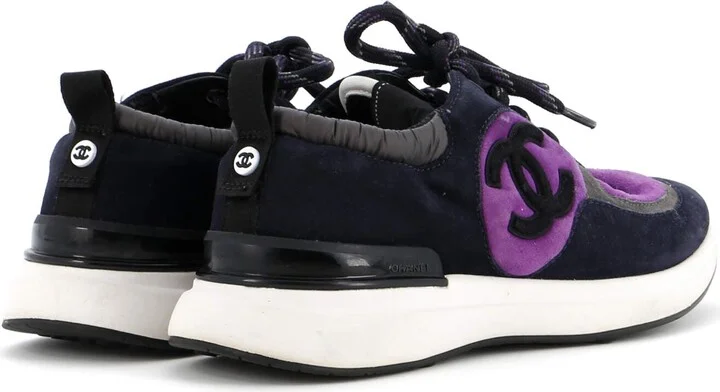 CHANEL Men's CC Low-Top Sneakers Suede - Image 3