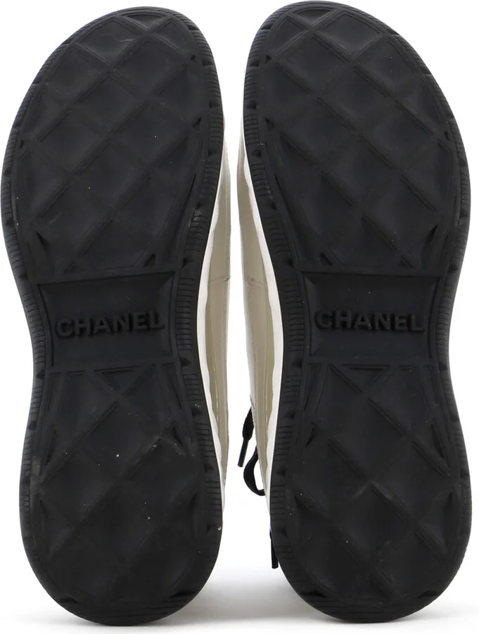 CHANEL Men's CC Low-Top Sneakers Suede with Leather and Fabric - Image 4