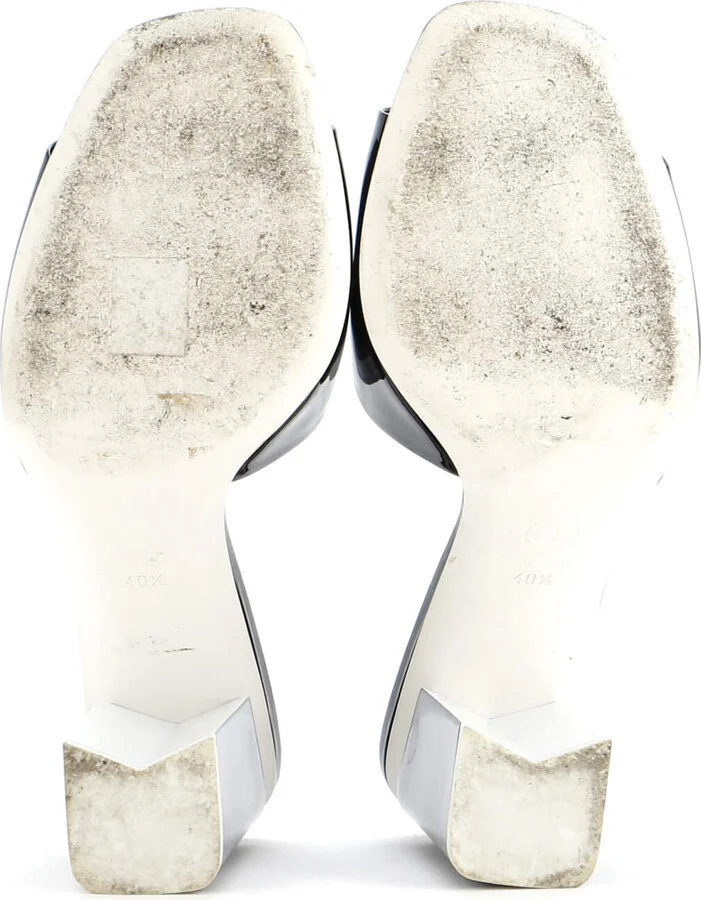 CHANEL Women's CC Block Heeled Mule Sandals Patent - Image 4