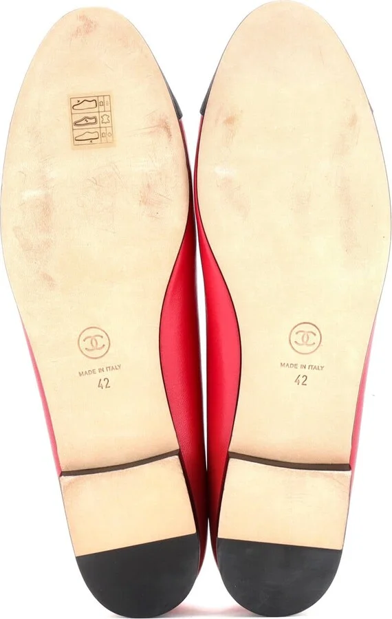 CHANEL Women's CC Cap Toe Bow Ballerina Flats Leather with Grosgrain and Faux Pearls - Image 4