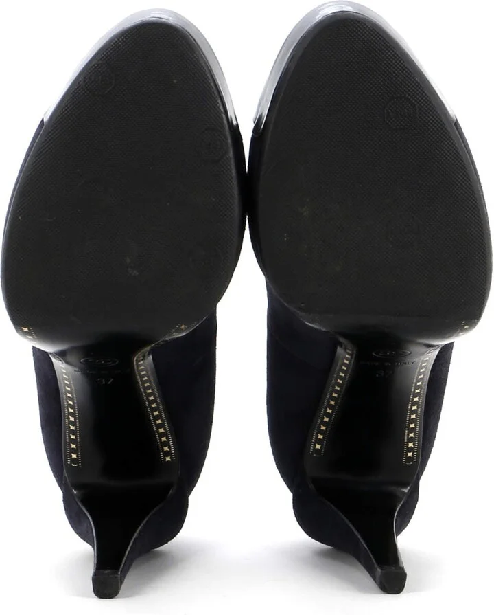 CHANEL Women's CC Cap Toe Logo Heel Pumps Suede with Patent - Image 9