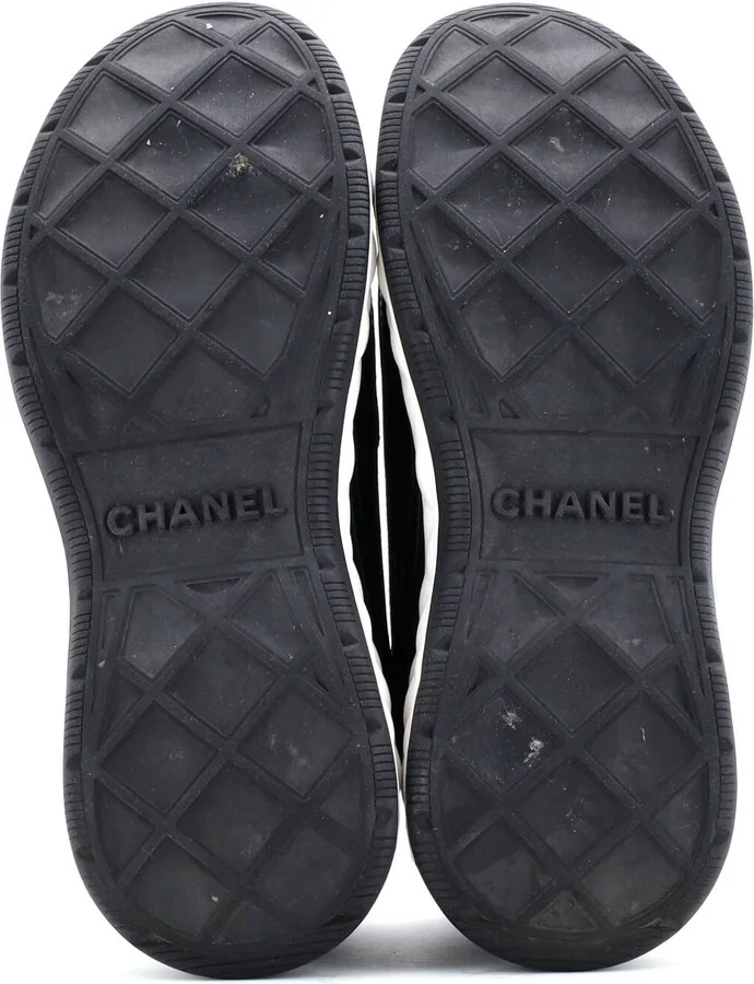 CHANEL Women's CC Cap Toe Logo Sneakers Suede and Mixed Fibers - Image 4