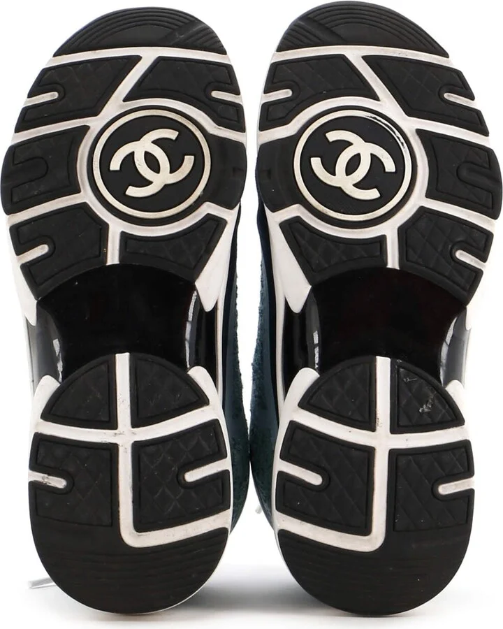 CHANEL Women's CC Cap Toe Logo Sneakers Suede and Tweed - Image 4
