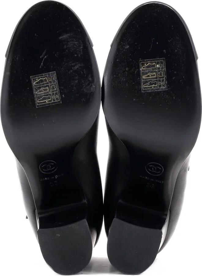 CHANEL Women's CC Cap Toe Mary Jane Pumps Leather with Grosgrain - Image 4
