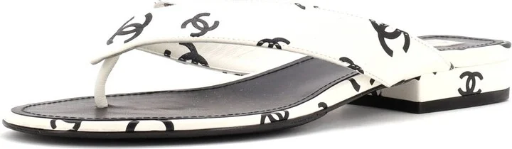 CHANEL Women's CC Coco Beach Thong Sandals Printed Leather