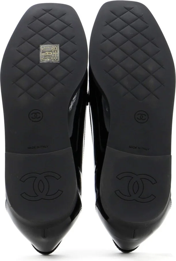 CHANEL Women's CC Loafers Stitched Patent - Image 4