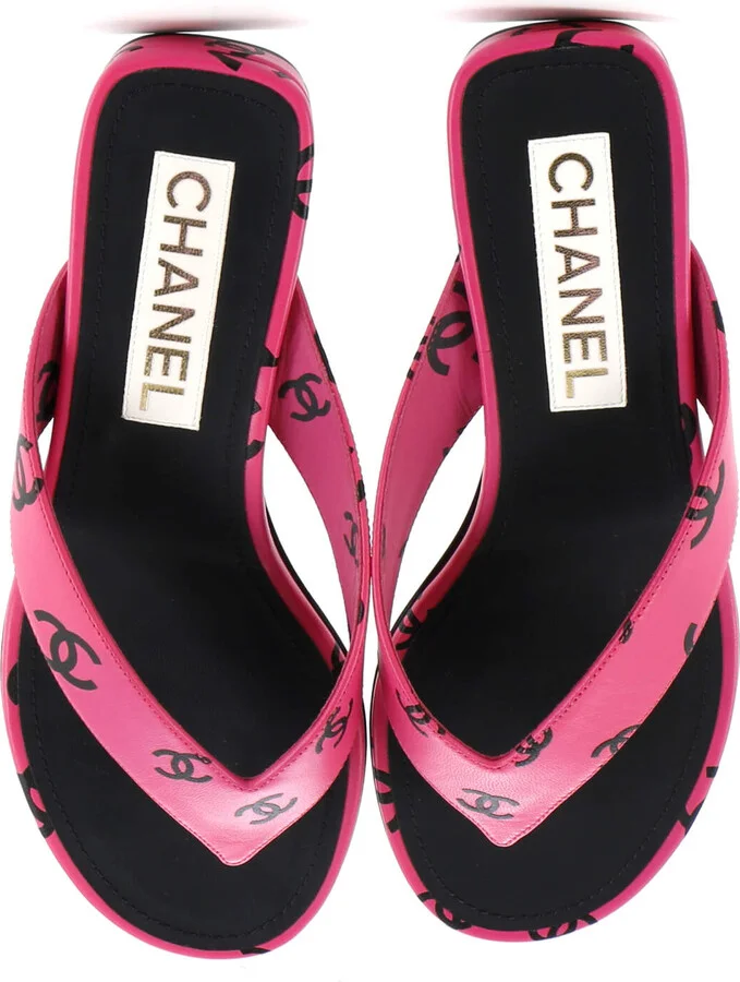 CHANEL Women's CC Logo Thong Sandals Leather - Image 2