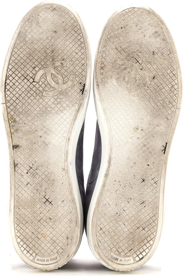 CHANEL Women's CC Low-Top Flat Runner Sneakers Suede - Image 4