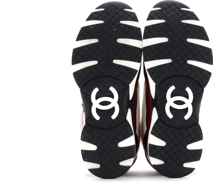 CHANEL Women's CC Low-Top Sneakers Leather - Image 4