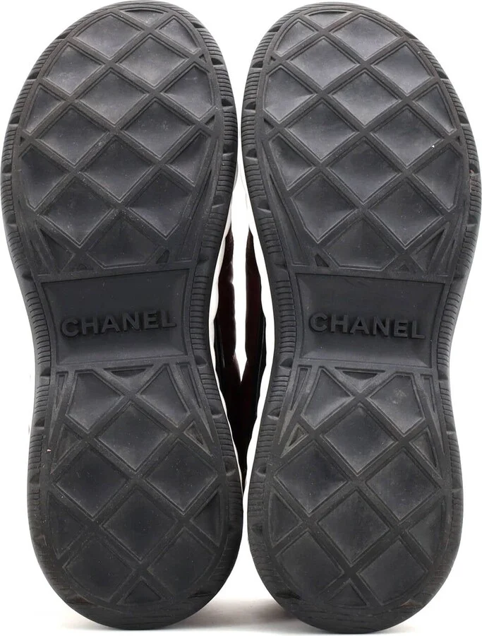CHANEL Women's CC Low-Top Sneakers Nylon and Suede - Image 4