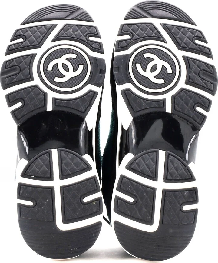 CHANEL Women's CC Low-Top Sneakers Suede and Knit Fabric - Image 4