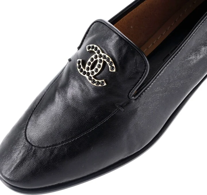 CHANEL Women's CC Mocassin Loafers Leather with Metal - Image 5
