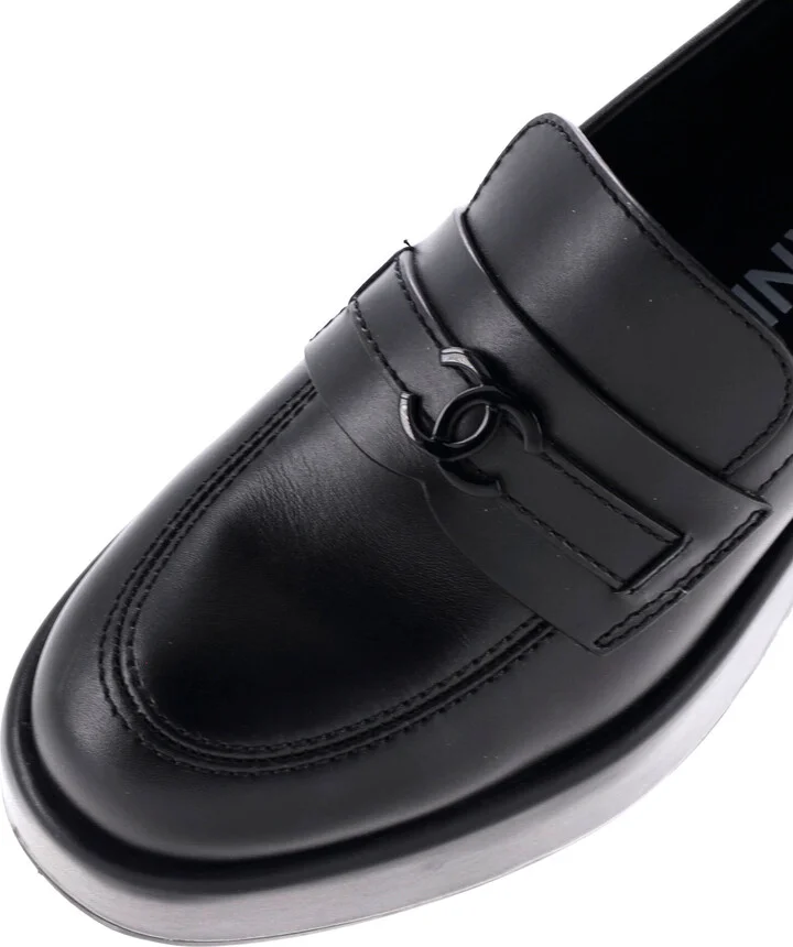 CHANEL Women's CC Platform Loafers Leather - Image 5