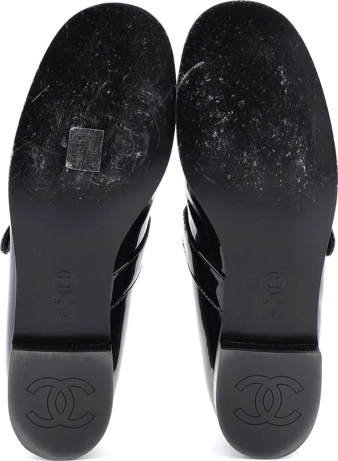 CHANEL Women's CC Turnlock Mary Jane Flats Patent - Image 5
