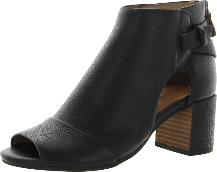 CHARLENE SHOOTIE Womens Leather Block Heel Pumps