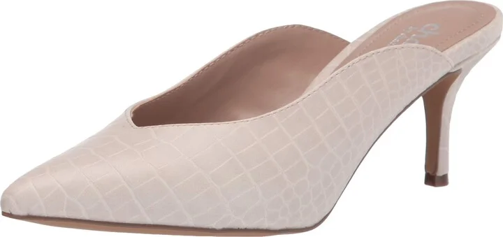 CHARLES BY CHARLES DAVID Women's Addison Pump