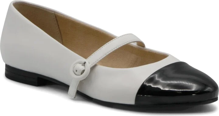 Charles by Charles David Women's Blaine Ballet Flat
