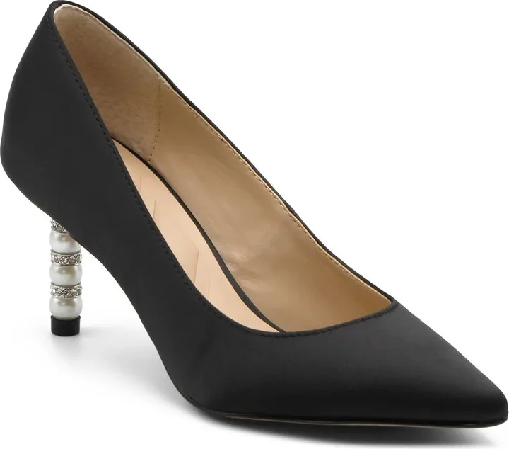 Charles David Sienna Pump