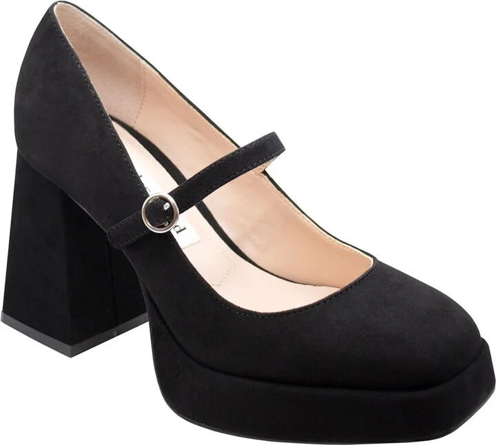 Charles David Vivanna Suede Pump