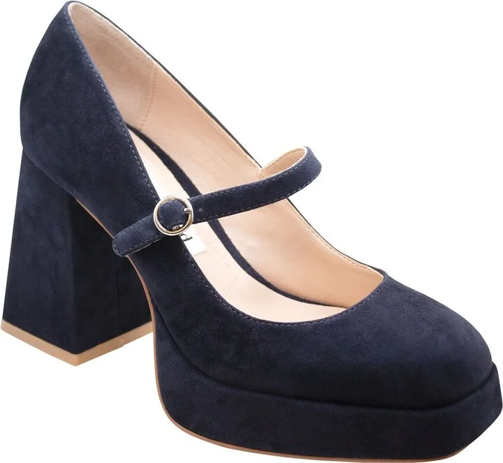 Charles David Vivanna Suede Pump
