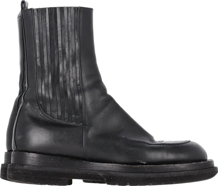 Chelsea Ankle Boots in Black Leather