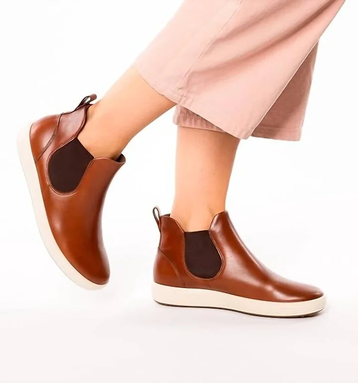 Chelsea Ankle Boots In Cognac