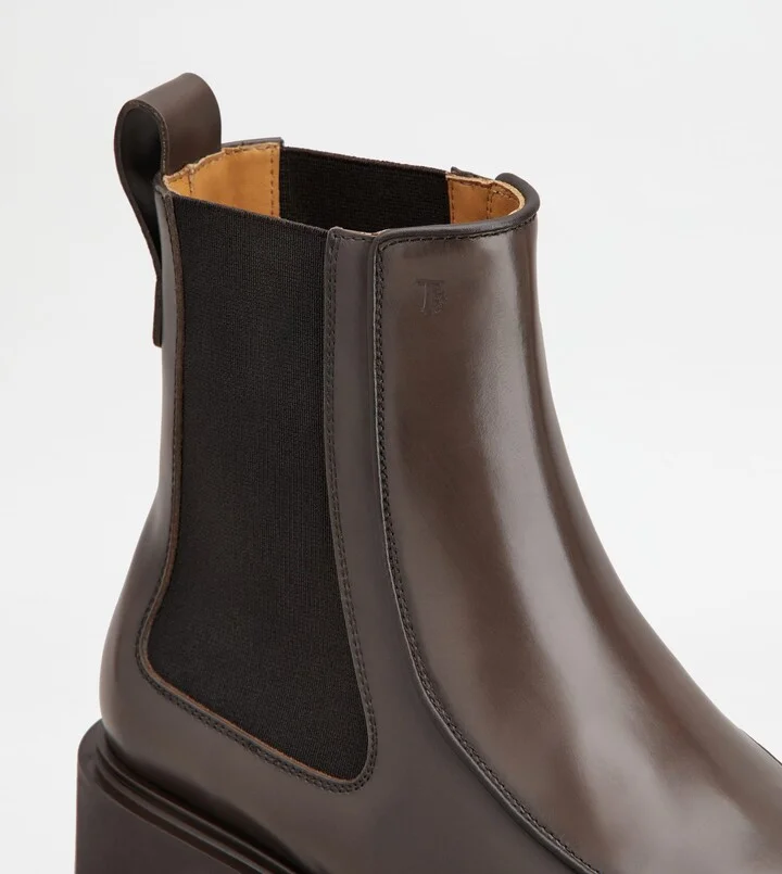 Chelsea Ankle Boots in Leather - Image 5