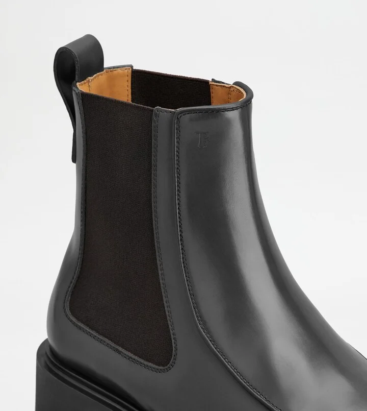 Chelsea Ankle Boots in Leather - Image 5