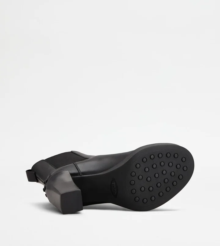 Chelsea Ankle Boots in Leather - Image 4