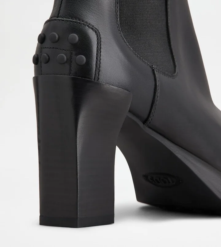 Chelsea Ankle Boots in Leather - Image 5