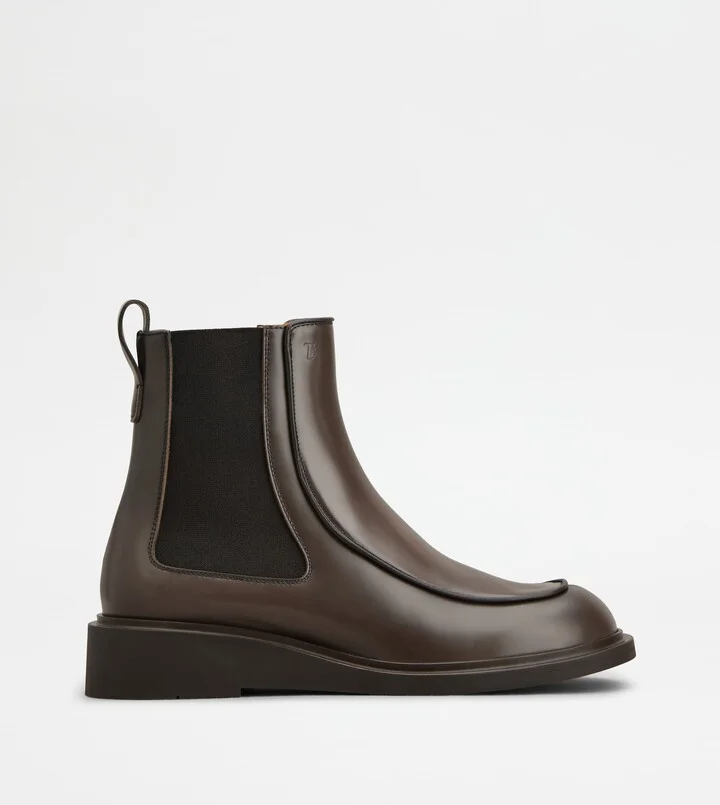 Chelsea Ankle Boots in Leather