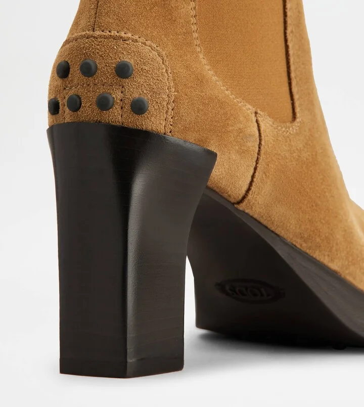 Chelsea Ankle Boots in Suede - Image 5