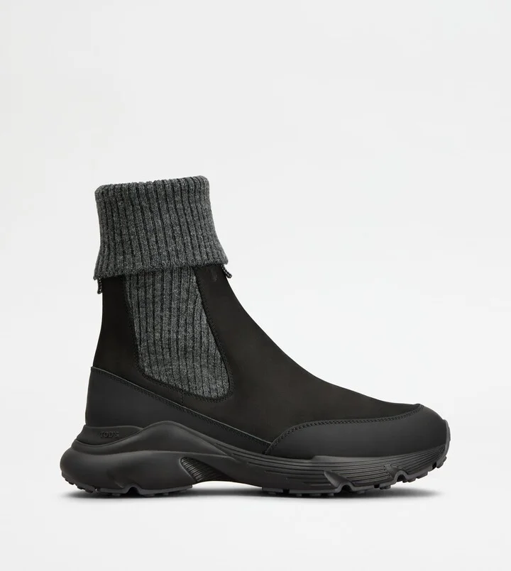 Chelsea Boots in Nubuck and Knit
