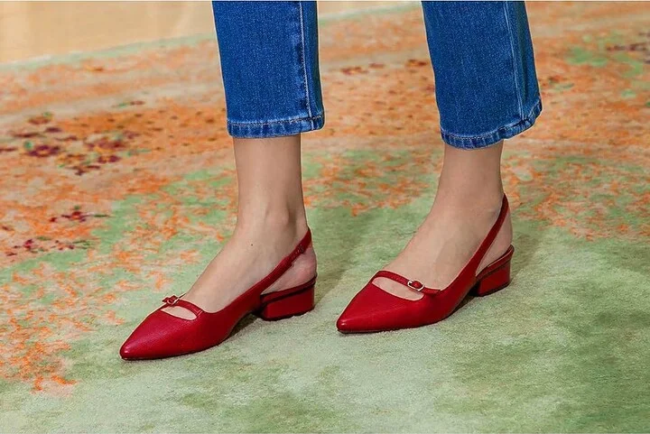 Chinese Laundry Maude Women's Flat Shoes Wine : 7.5 M, Synthetic - Image 4