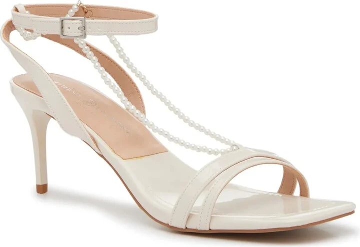 Chinese Laundry Robbins Sandal