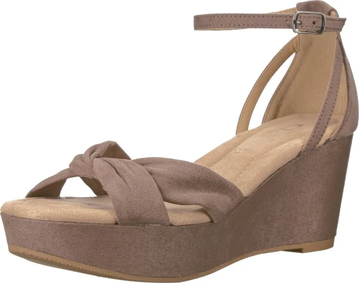 Chinese Laundry Women's Devin Wedge Sandal