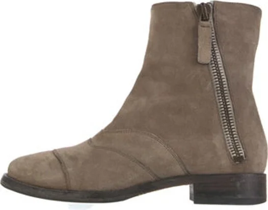 Chloé