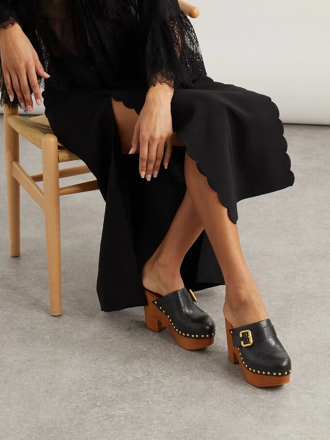 Chloé - Jeanette Studded Platform Clogs - Black - Image 2