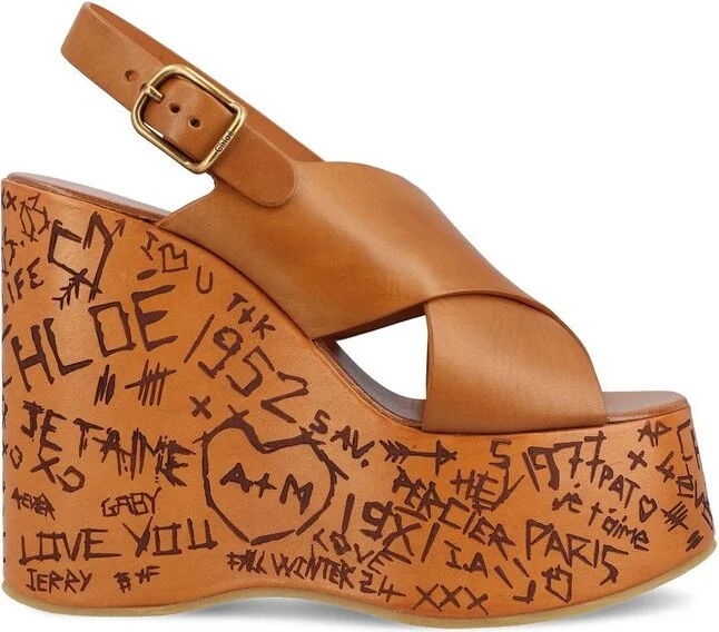 Chloé Round Toe Buckled Sandals