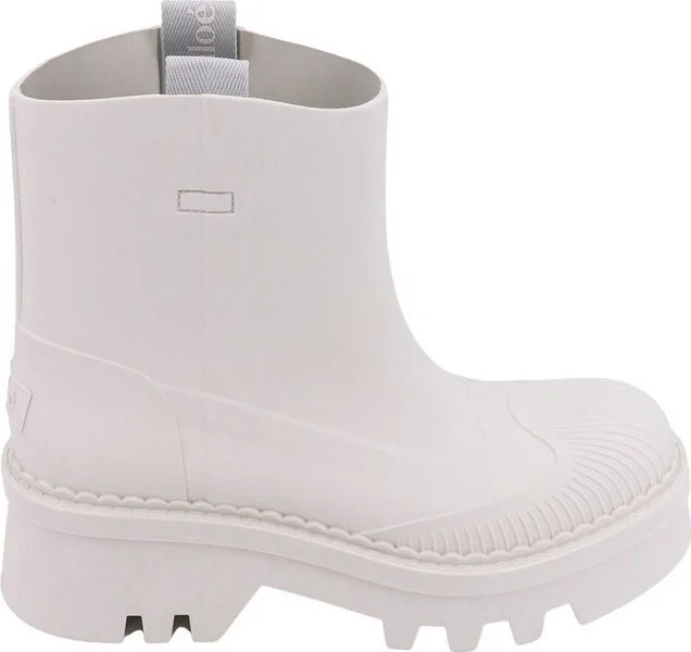 Chloé Round Toe Chelsea Boots