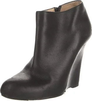 Christian Louboutin - Image 2