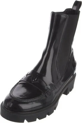 Christian Louboutin - Image 2