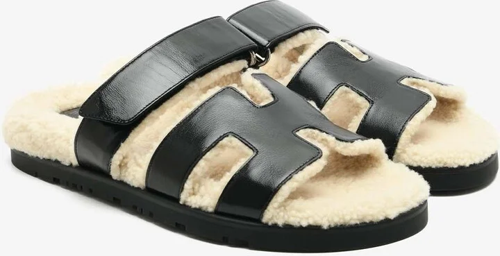Chypre Sandals in Black Nappa Glace and Ecru Shearling - Image 2