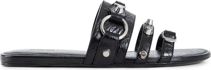 City flat sandals