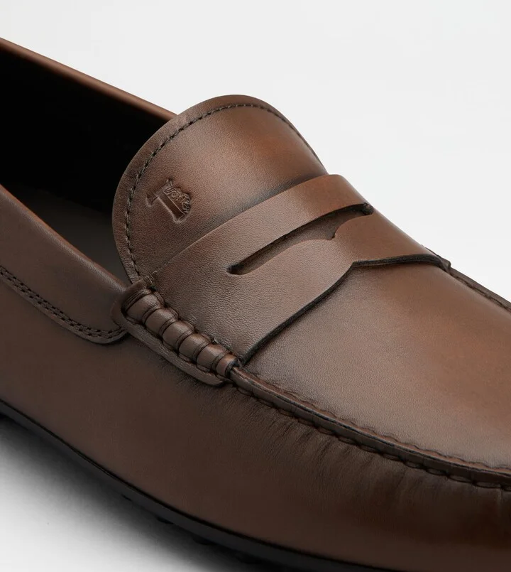City Gommino Driving Shoes in Leather - Image 6