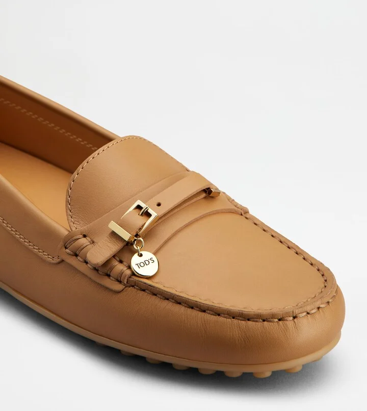 City Gommino Driving Shoes in Leather - Image 6