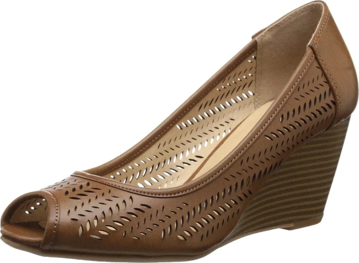 CL by Chinese Laundry Women's Nice Game Wedge Pump Pump