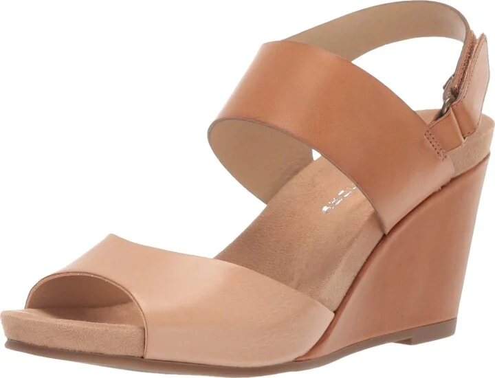 CL by Chinese Laundry Women's Toya Wedge Sandal