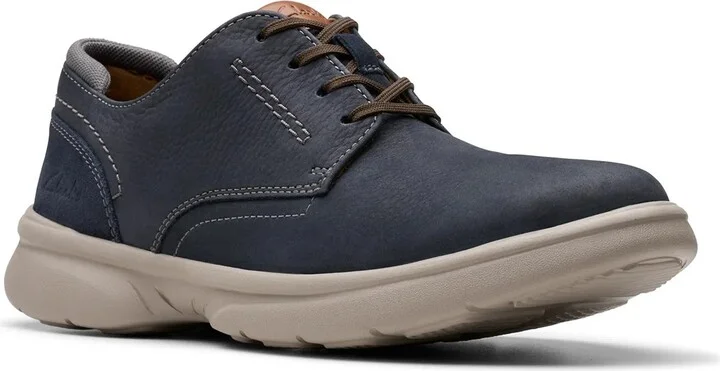 Clarks Bradley Plain Sneaker